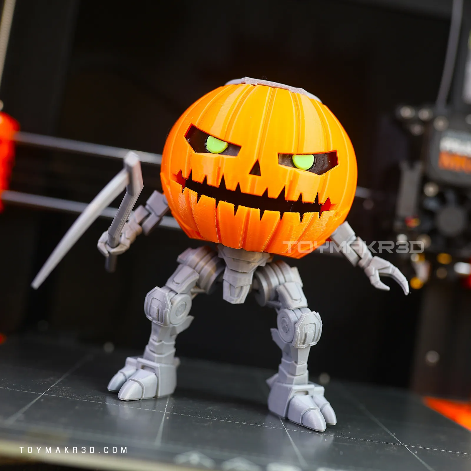 img-transformable-robo-pumpkin-1730137329.webp